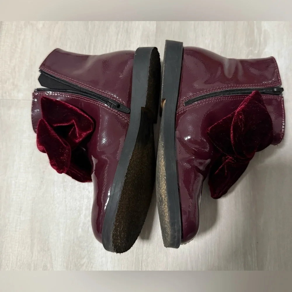 Zara kids  Ankle boots with a patent finish and bow burgundy sz 27 us 9.5